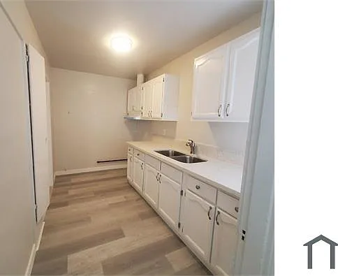 1650 W 38th St #A — Photo 4