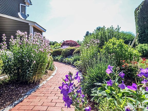 4th image of 490 Cutlers Farm Road