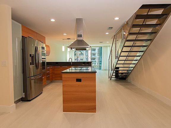 3rd image of 2950 NE 188th St APT 119
