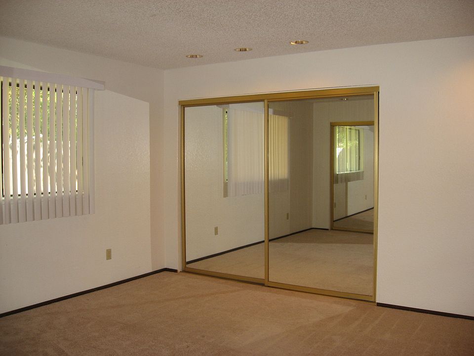 2nd image of 6913 Folsom Oaks Ct
