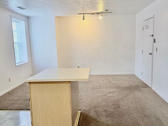 4th image of 111 Lincolnway E #2