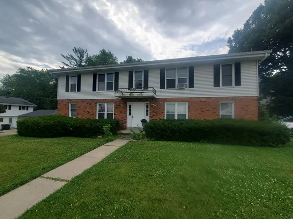 2205 Green Tree Rd, West Bend, WI 53090
