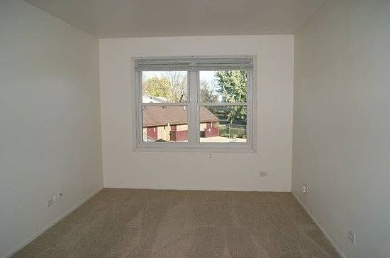 1st image of 403 Farmingdale Cir