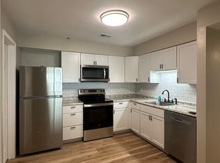 314 N 6th St #314, Wood River, IL 62095