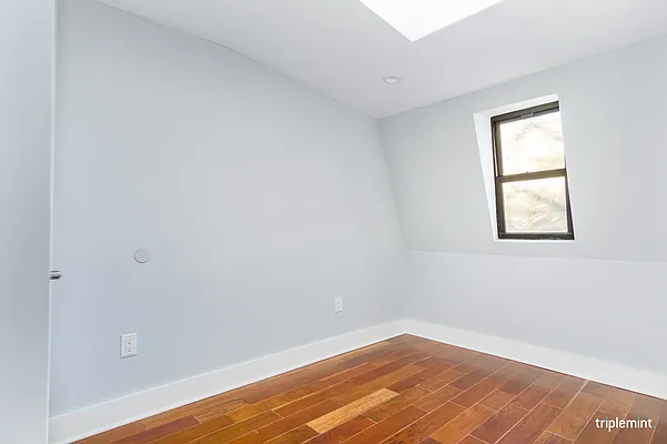 Rented by Triplemint | media 9