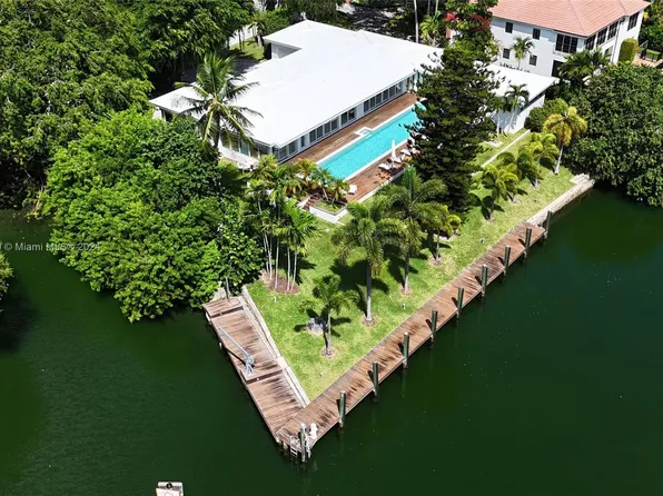 1261 S Alhambra Cir, Coral Gables, FL 33146
