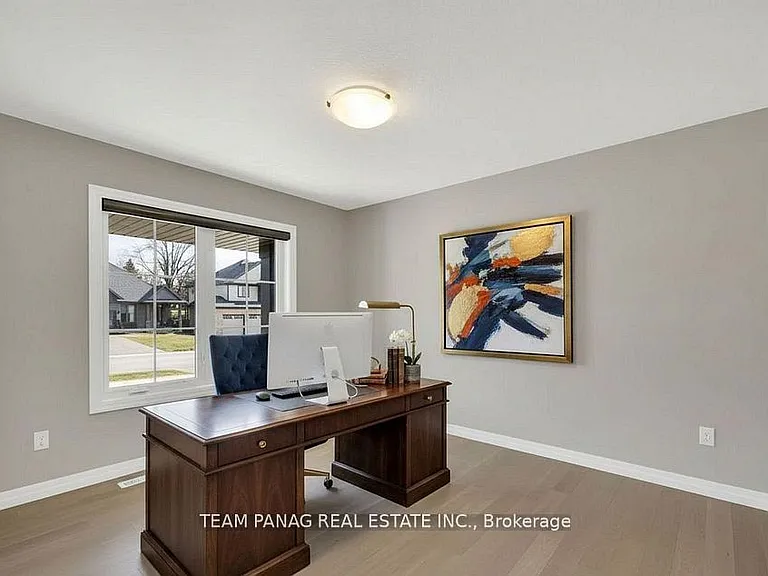 16 Berardi Cres — Photo 6