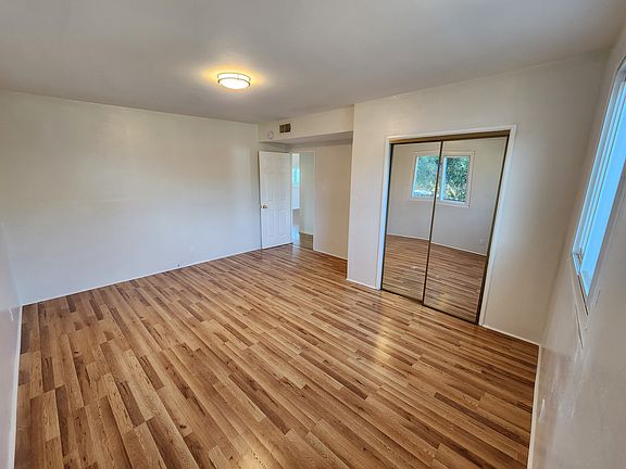 3rd image of 10447 Cantara St