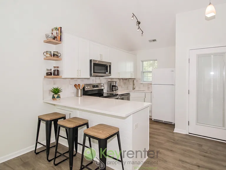 3733 Merestone Dr — Photo 4