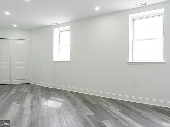4th image of 2541 S Clarion St Unit 1