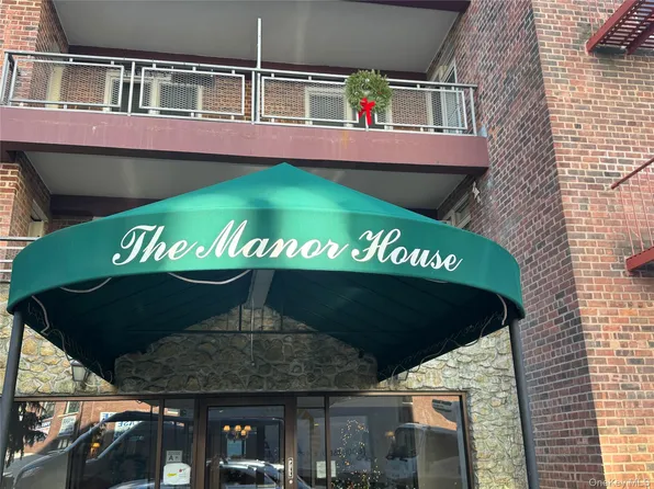 241-20 Northern Blvd #6H, Douglaston, NY 11363