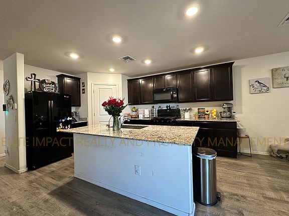 3rd image of 6948 S Victor Dr