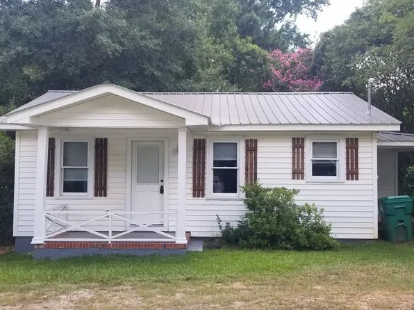 121 Pine Ave SE, Milledgeville, GA 31061