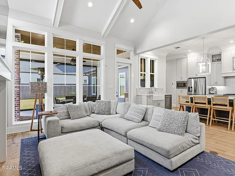102 Harvest Creek Ln — Photo 8