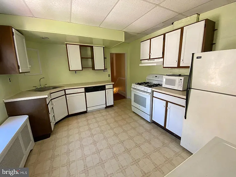 451 Leedom St #2 — Photo 3