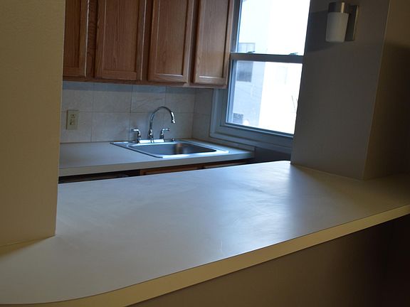 2nd image of 617 S 8th St Floor 2