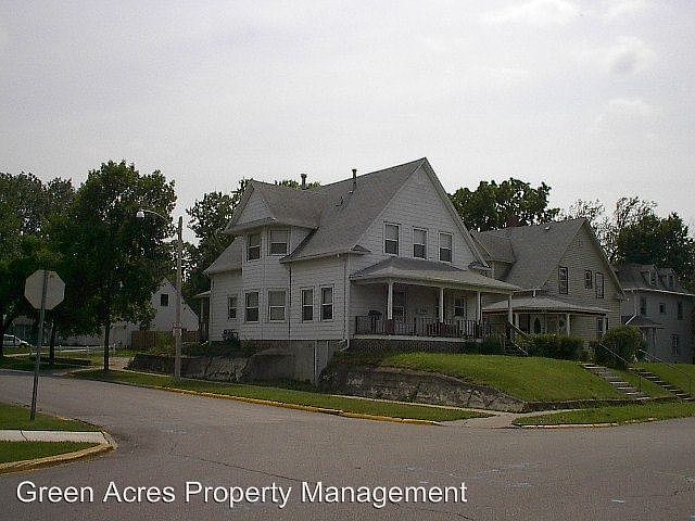 2nd image of 3004 West St Unit 1