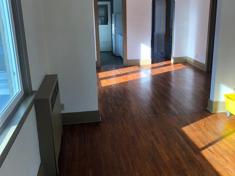 1st image of 428 W Lexington Ave