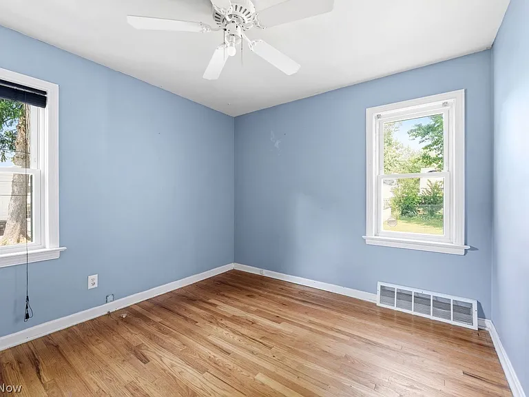 1395 Irene Rd — Photo 11