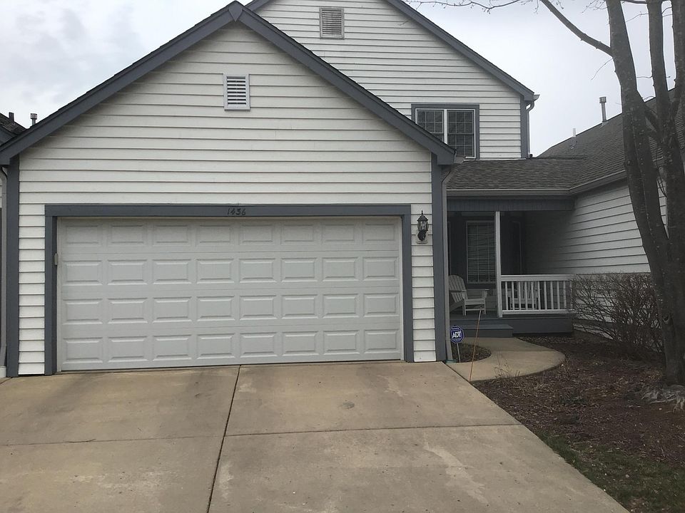 Attached 2 car garage
