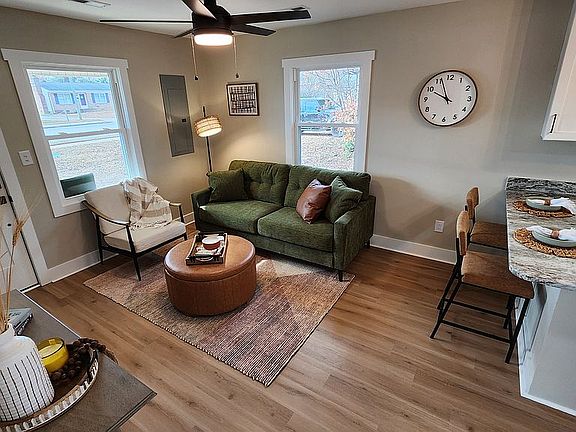 3rd image of 1104 Bolling Rd