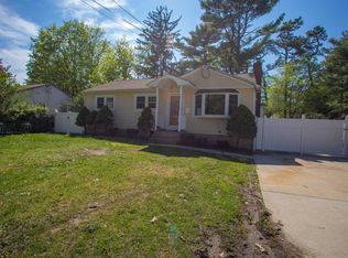 62 Jefferson Ave, Brentwood, NY 11717