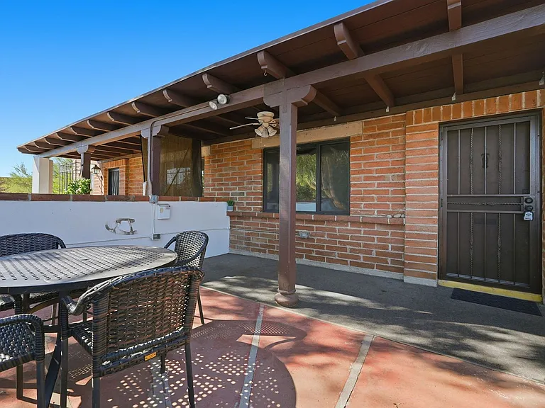 478 S Paseo Madera #B — Photo 4