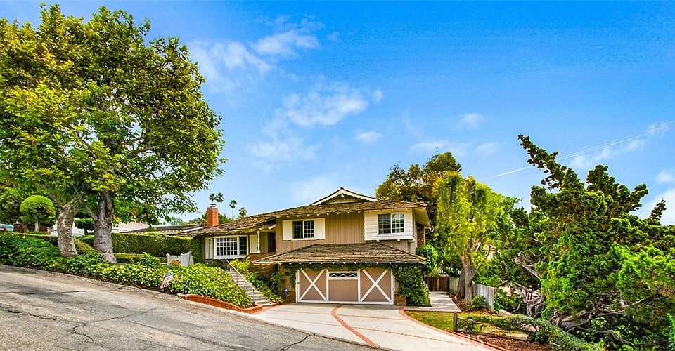 1st image of 15320 Crestaloma Ln