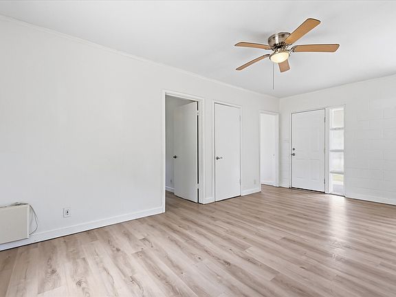 5th image of 610 Crescent St