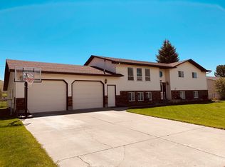 215 Dayton St, Cokeville, WY 83114