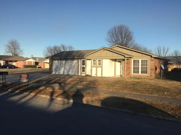 1213 S A St, Skiatook, OK 74070