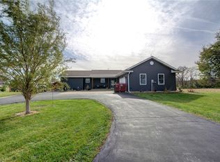 8871 Caleb Rd, Argenta, IL 62501
