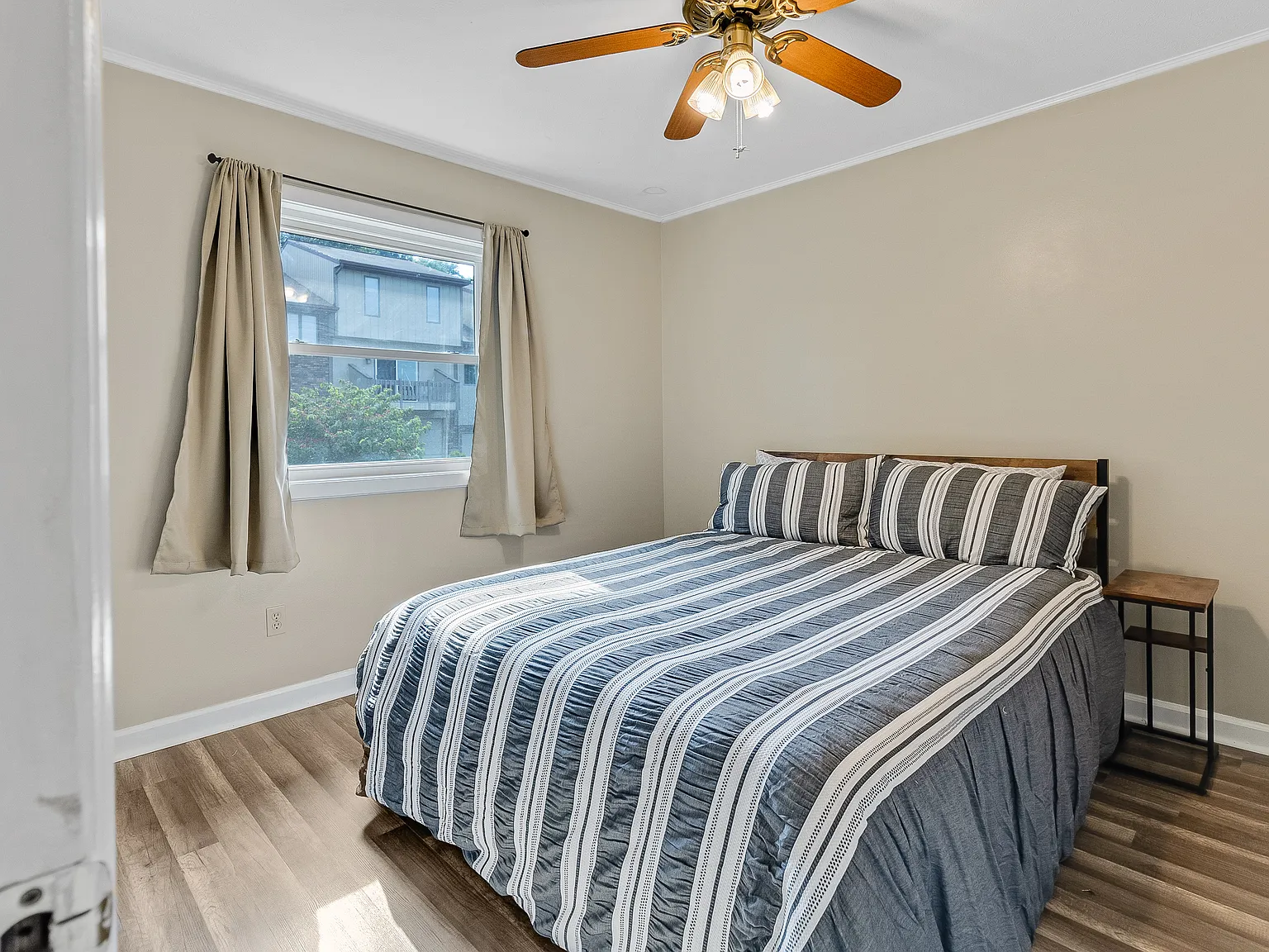 3 bed, 2.5 bath, 1452 sqft, $2,800 — Photo 3