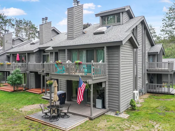6266 Whispering Lake Dr, Gaylord, MI 49735