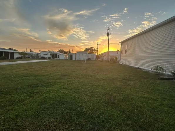 218 Wolverine Ave, North Port, FL 34287