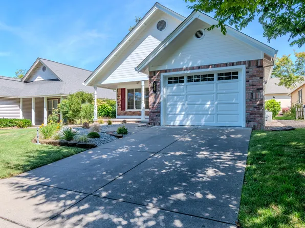 3535 Southvillage Dr, Medford, OR 97504