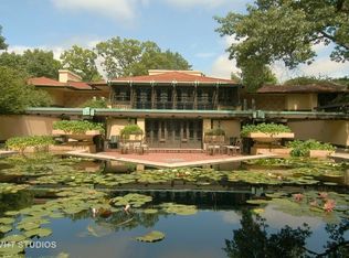 281 Bloomingbank Rd, Riverside, IL 60546