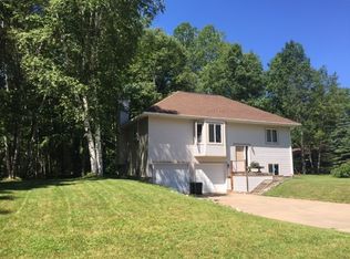 9 Heather Ln, Marquette, MI 49855