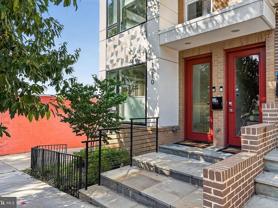 1st image of 1210 Queen St NE #1