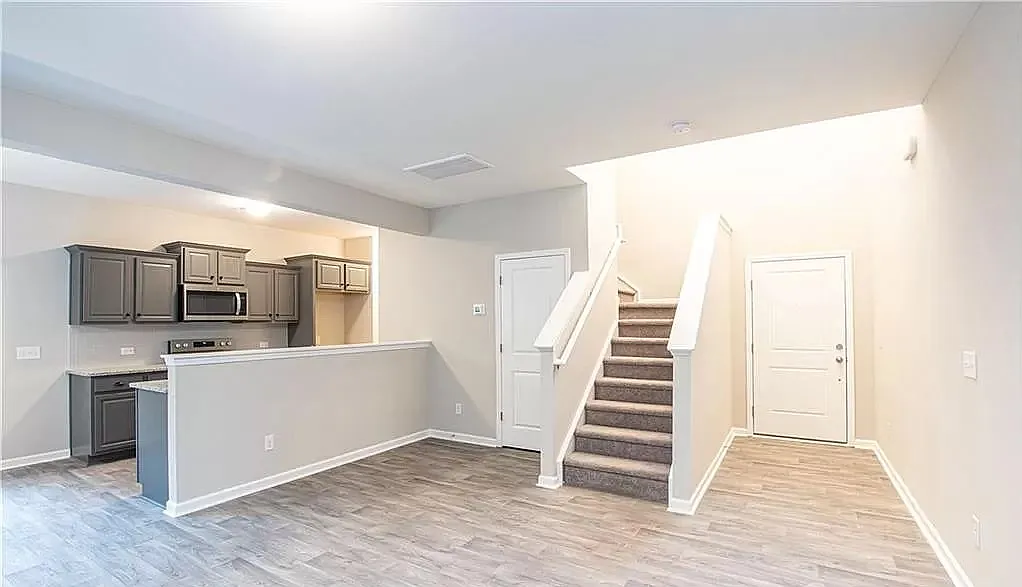 14010 Clayborn St — Photo 3