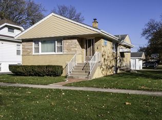 3945 Grove Ave, Brookfield, IL 60513