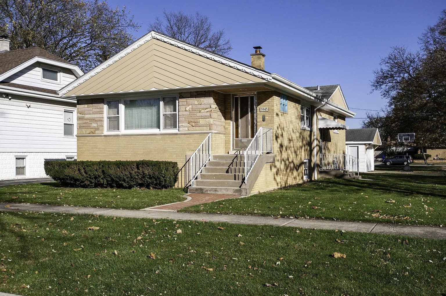 3945 Grove Ave photo 1