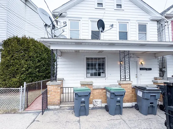 323 Washington St, Freeland, PA 18224