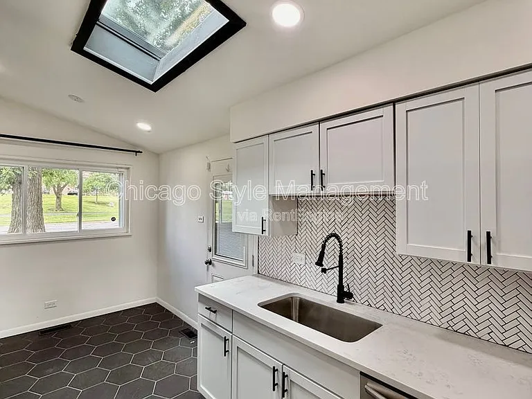 158 Chestnut St — Photo 32