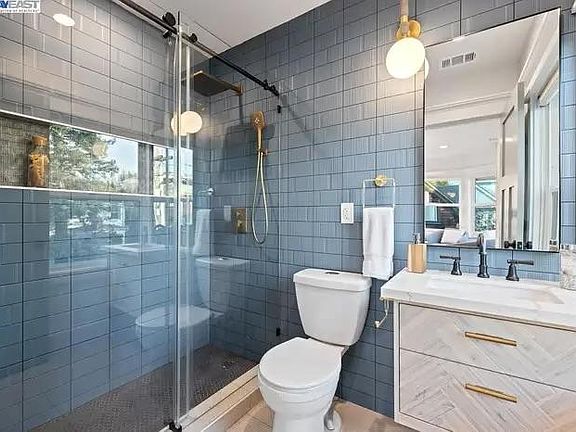 3rd image of 1906 Delaware St