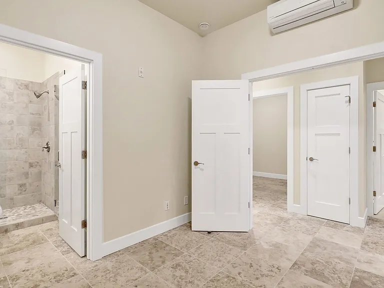 1203 W Holly St — Photo 24