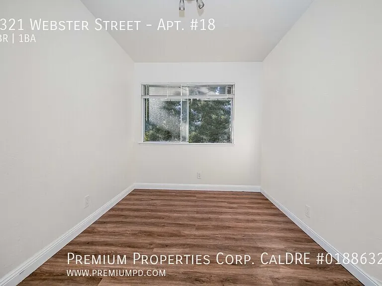 2321 Webster St #18 — Photo 12