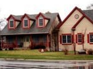 1401 Otter Trl, Cary, IL 60013