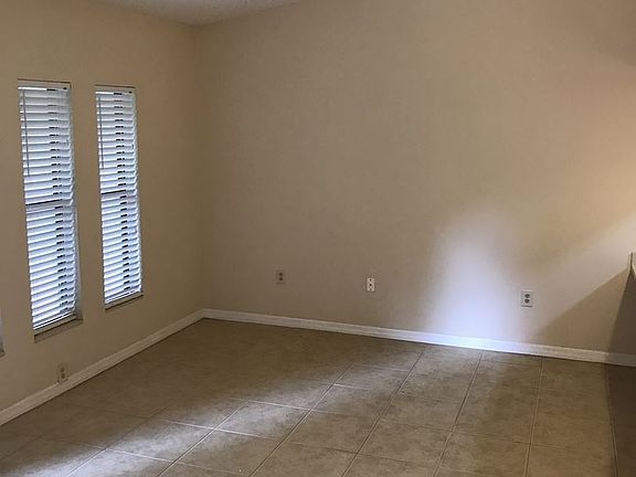 3rd image of 32720 Blossom Ln