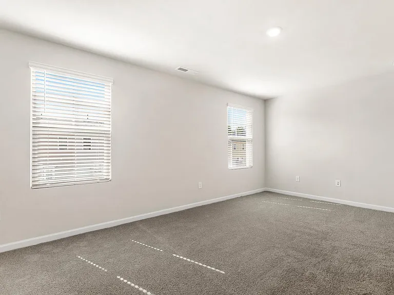 146 Zealand Ct — Photo 28